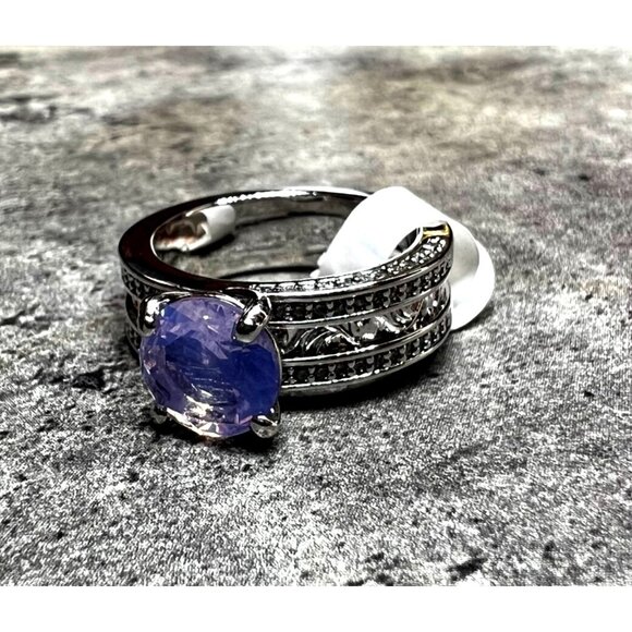 Ring Bomb Party Ring, NWOT, size 6, opaque looking stone silver color band - Picture 6 of 7